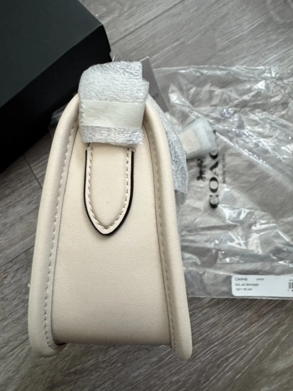 NWT Coach swinger bag in signature jacquard cloud chalk CAM48